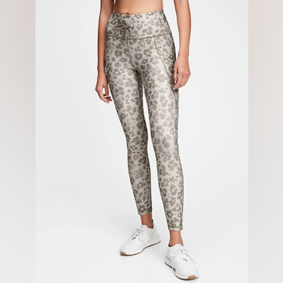 Gap Gapfit High Rise Blackout Full Length Legging Sz  M pants & XL bra nwt - Picture 3 of 6